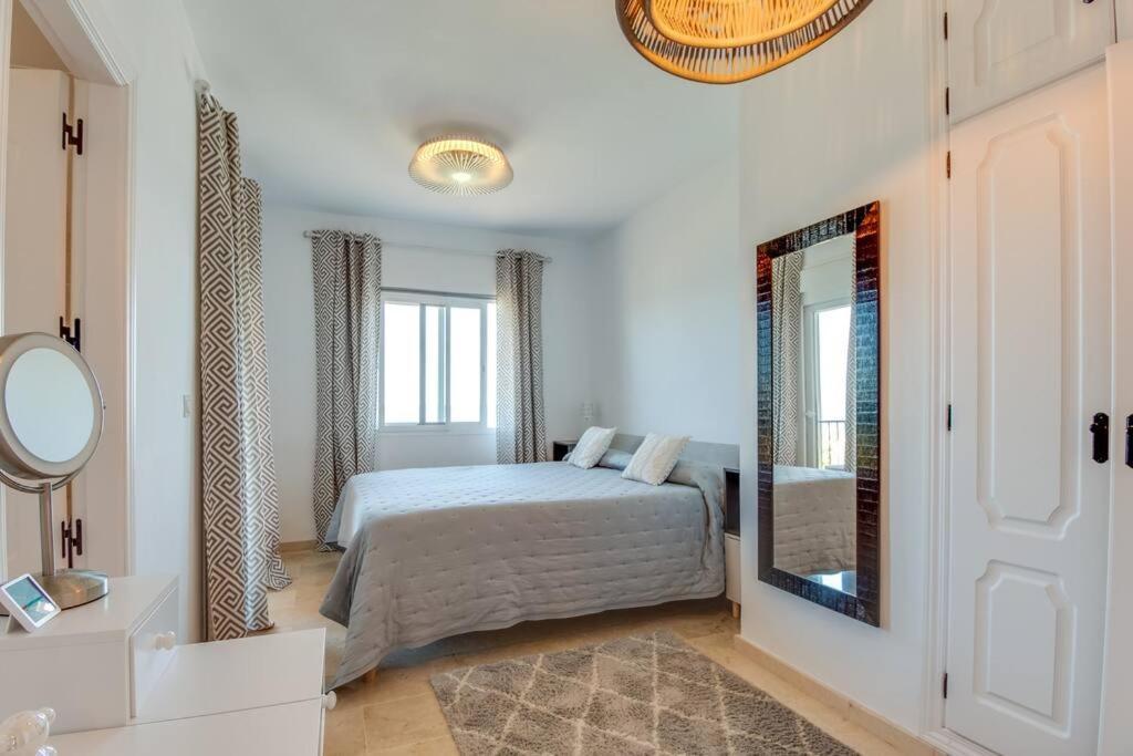 Beachfront Townhouse Estepona Eksteriør bilde