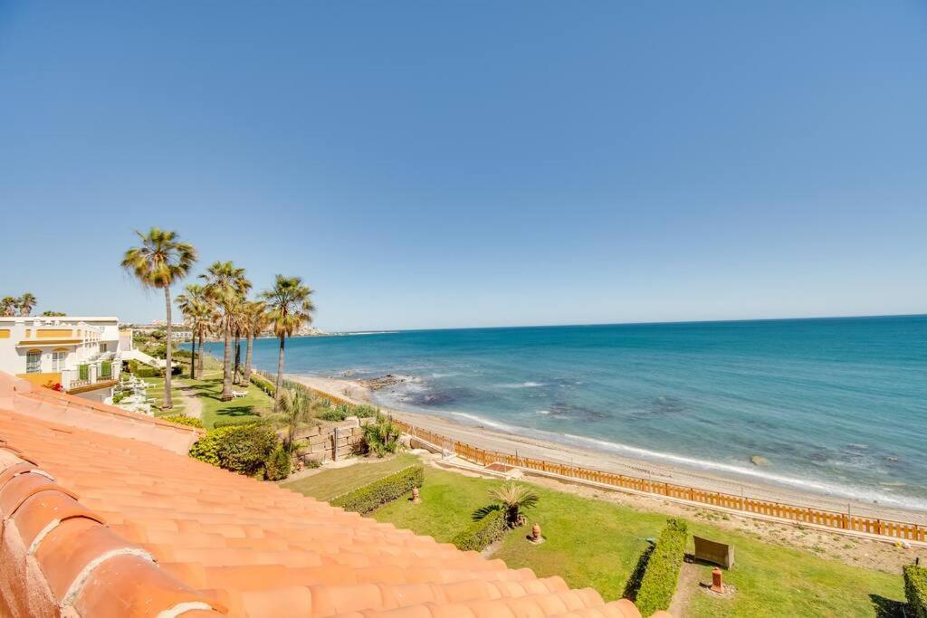 Beachfront Townhouse Estepona Eksteriør bilde