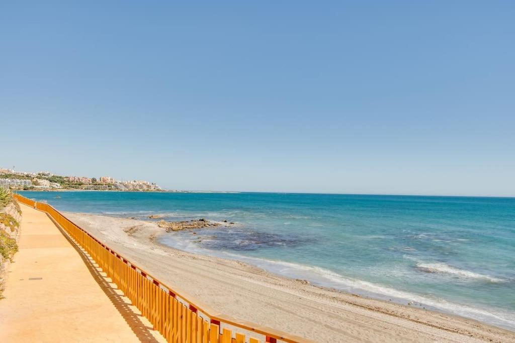 Beachfront Townhouse Estepona Eksteriør bilde