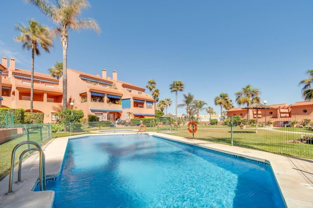 Beachfront Townhouse Estepona Eksteriør bilde