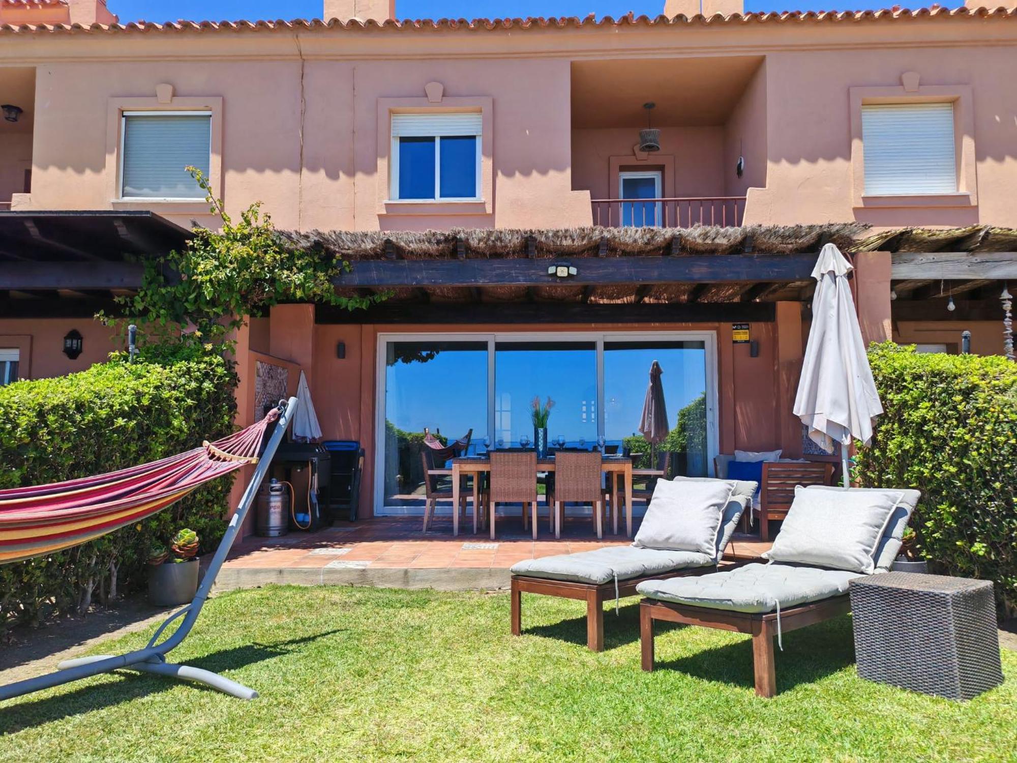 Beachfront Townhouse Estepona Eksteriør bilde