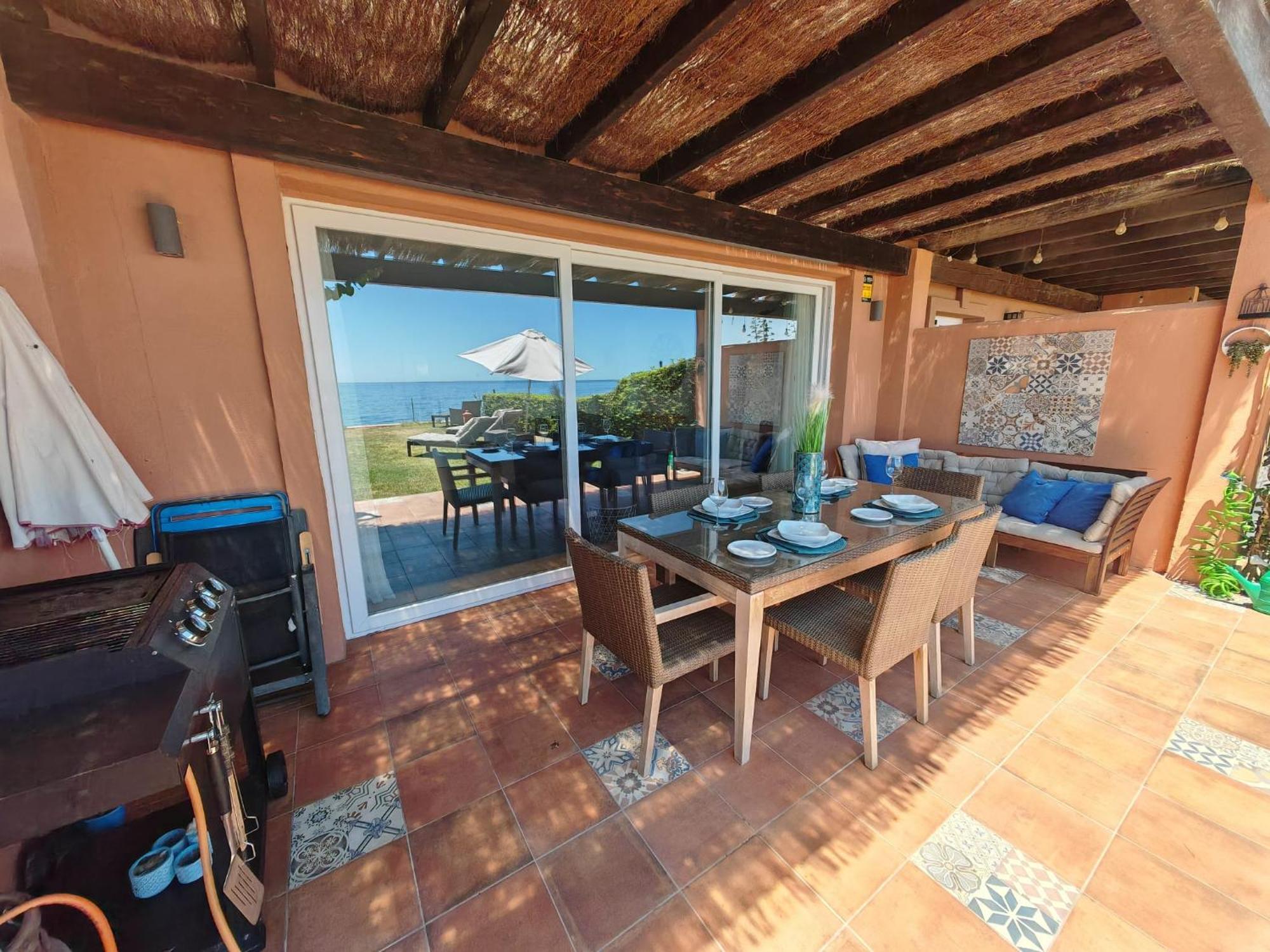 Beachfront Townhouse Estepona Eksteriør bilde