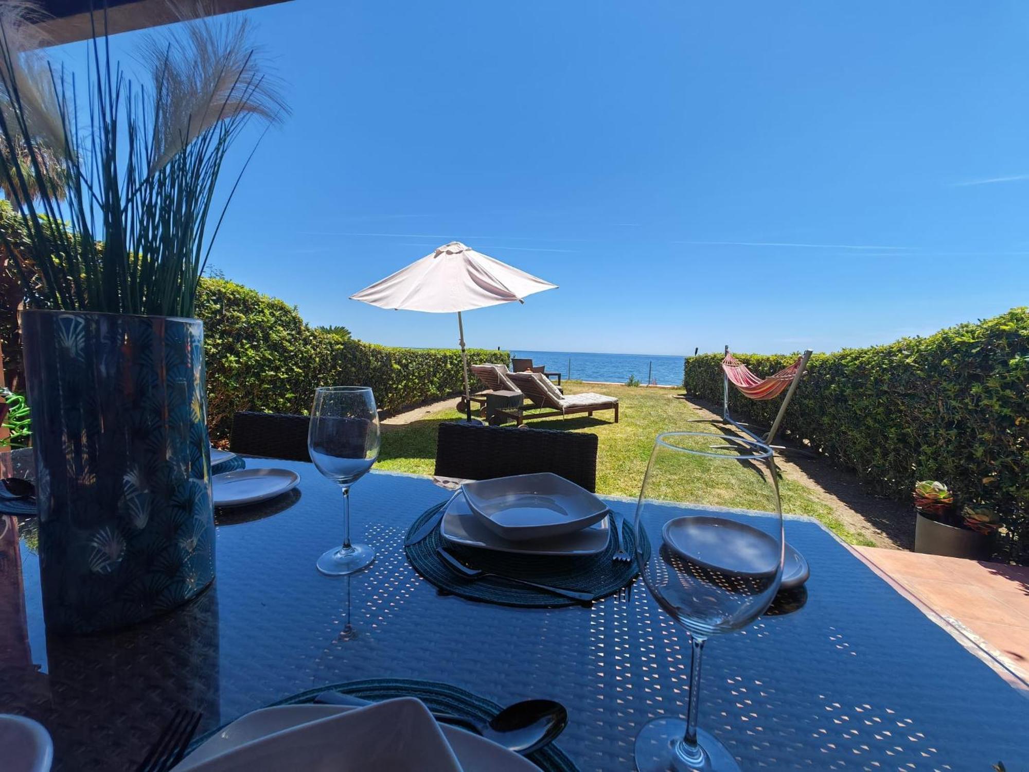 Beachfront Townhouse Estepona Eksteriør bilde